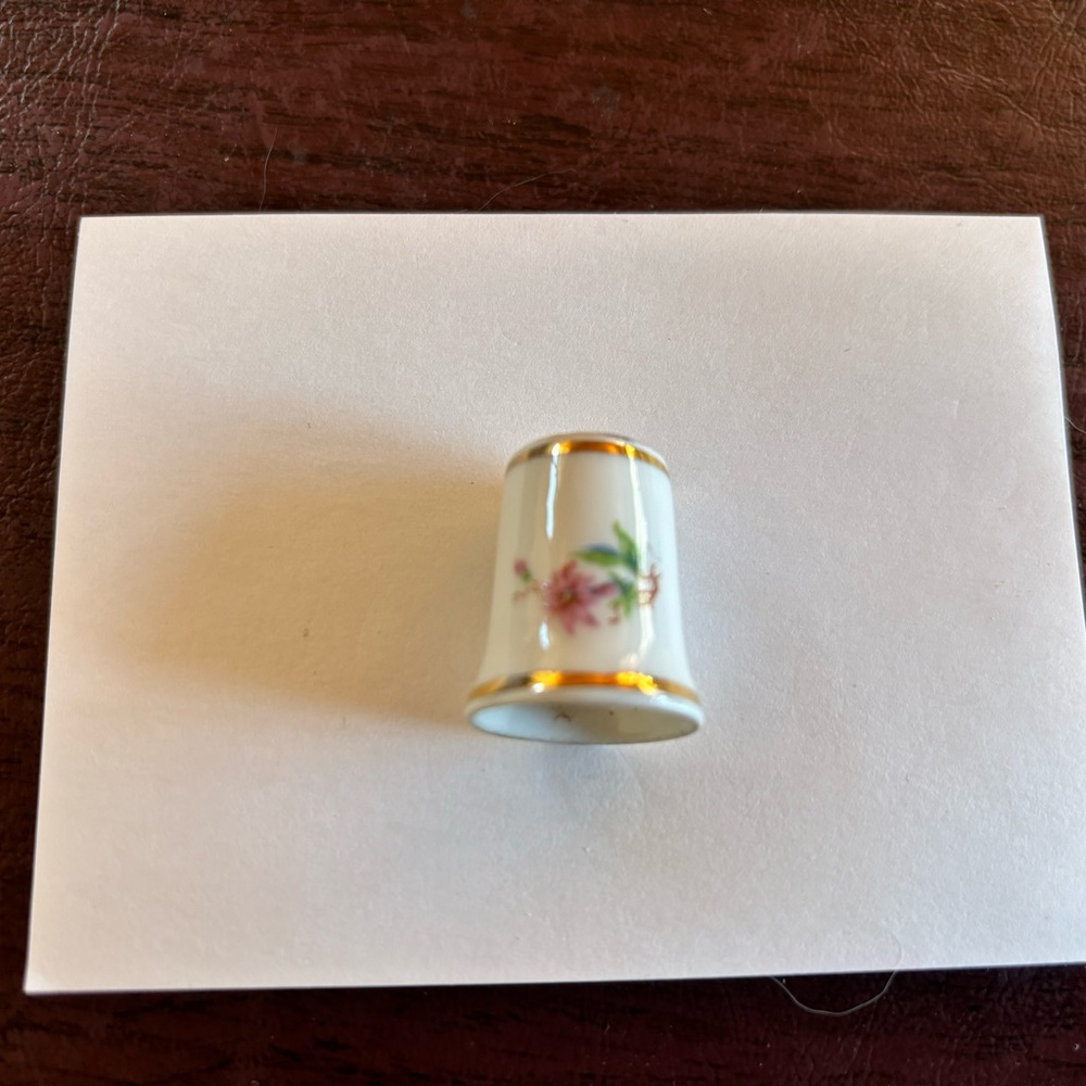 Hollohaza vintage porcelain Dainty Flowers thimble Hungarian